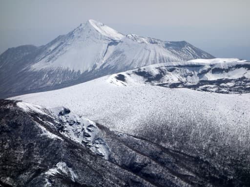 1月13～27日：鹿児島（志布志港発）【霧氷の高千穂峰】