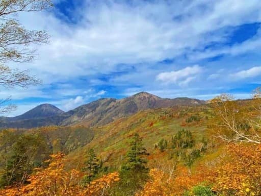 巻機山