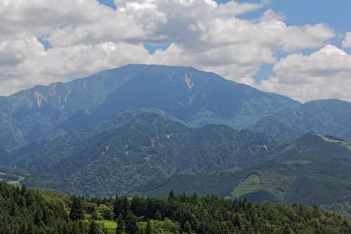 恵那山と花桃の里（広河原登山口発着の別山への相乗りも可）
