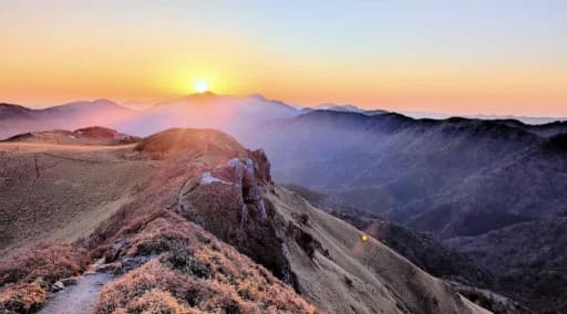 (訂正)剣山～三嶺縦走！剣山ヒュッテ1泊、剣山のご来光企画🌄参考画像:0